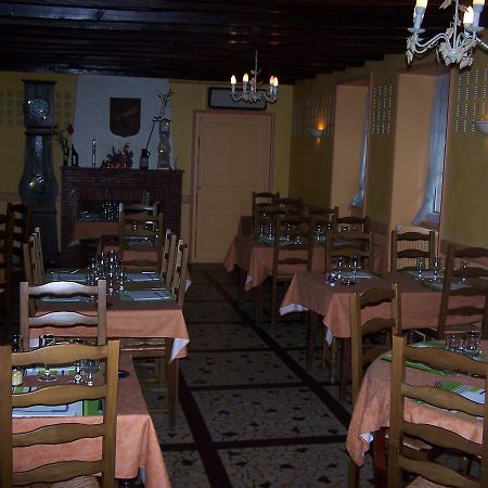Le Lichou Hotel Vallon-en-Sully Exterior photo
