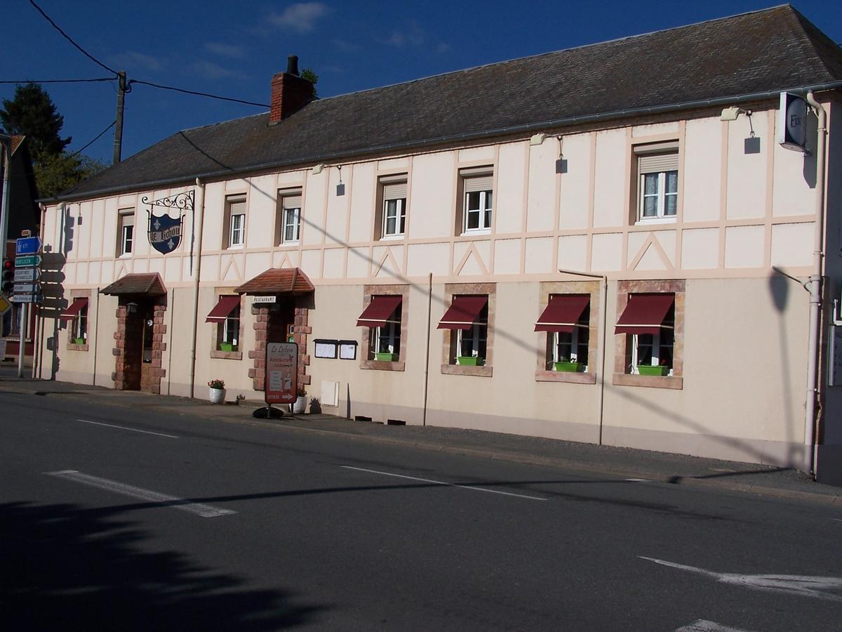 Le Lichou Hotel Vallon-en-Sully Exterior photo